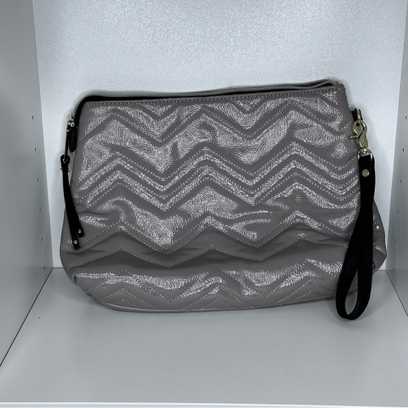 Betsy Johnson pouch like new - Picture 2 of 3